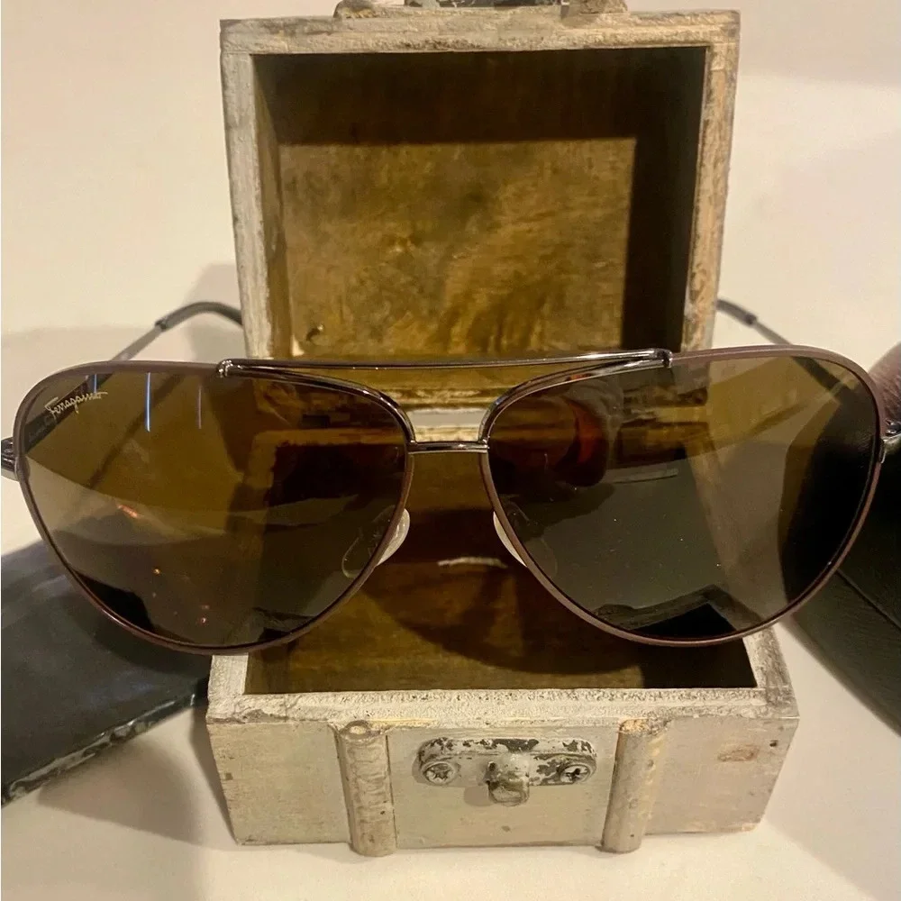 Salvatore Ferragamo Gradient Aviator Sunglasses - Retails $385 NEW AUTHENTIC